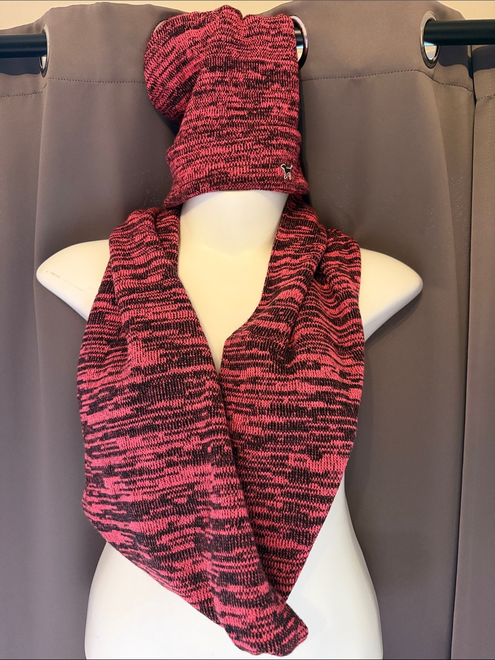 PINK Victoria's Secret Pink and Black Knit Slouch Beanie with Infinity Scarf Set